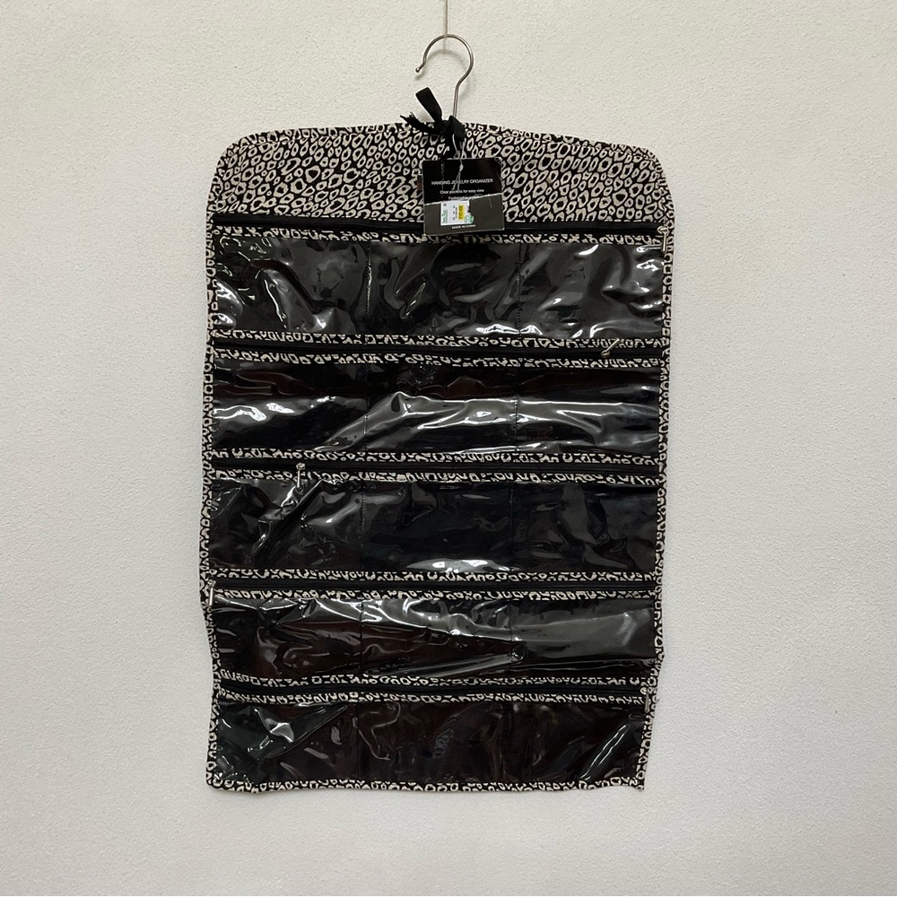 NWT Ellen Tracy Black, White Leopard Print Hanging Jewerly Organizer